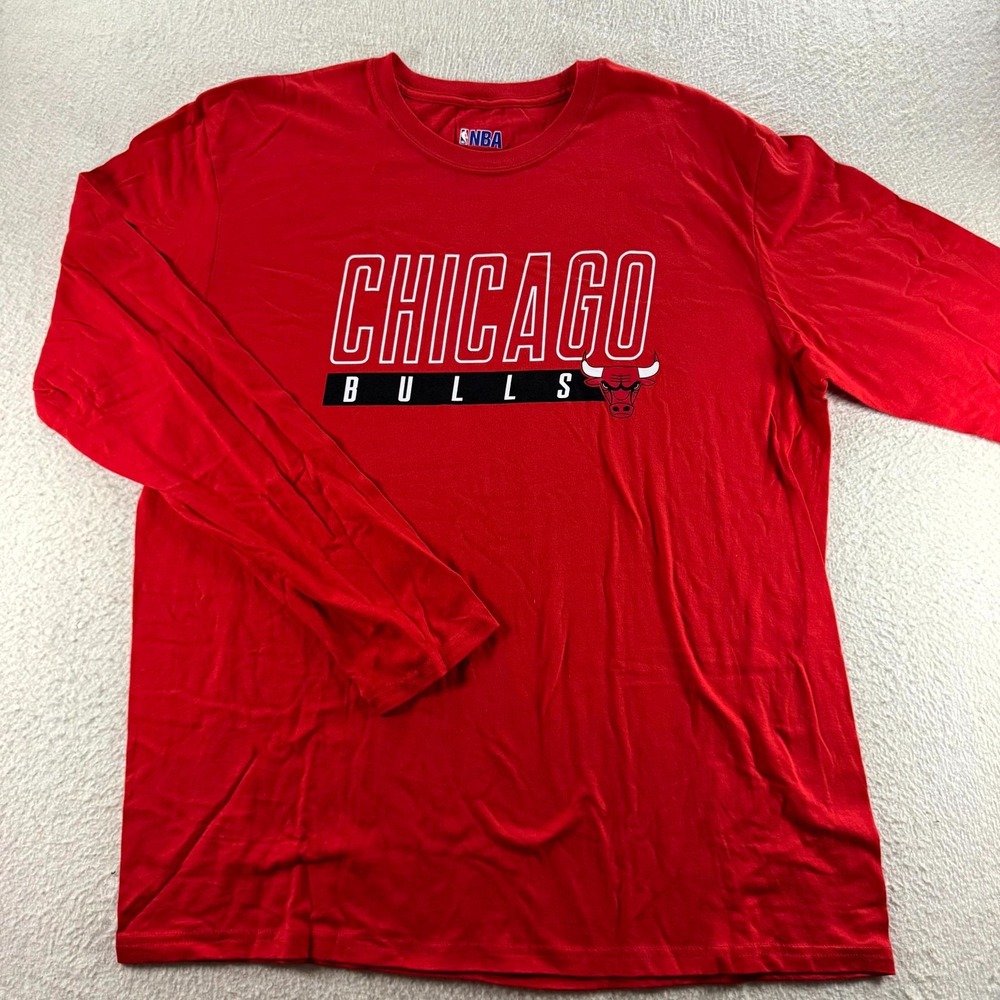 NBA Shirt Mens‎ XL Red Chicago Bulls Basketball Graphic Long Sleeve Crew Neck